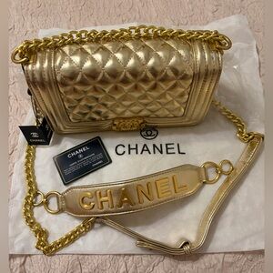 Fashion Metallic Gold Quilted Calfskin Medium Classic Double Flap Shoulder Bag